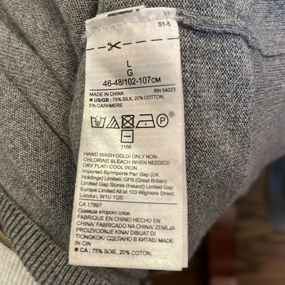 Banana Republic Men’s Luxury Blend V-Neck Sweater size L Colour Gray - Picture 3 of 5